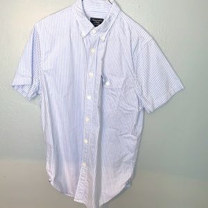 Abercrombie &Fitch Short Sleeve Buttom Up Shirt L